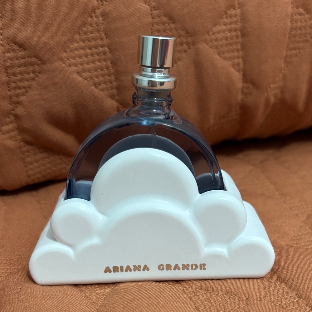 Ariana Grande Fragrance Cloud